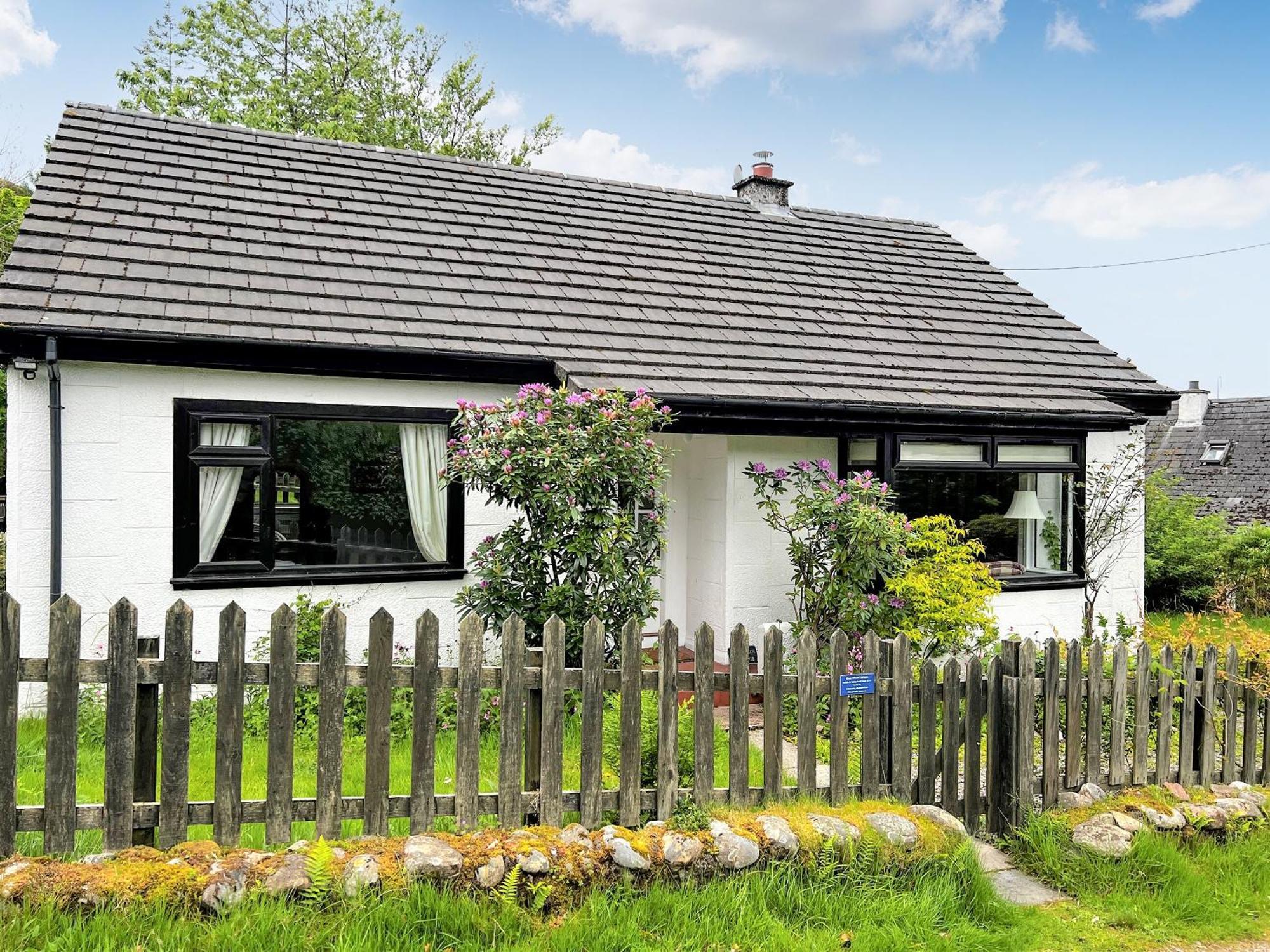 Glen Mhor Villa กลีเนลก์ ภายนอก รูปภาพ