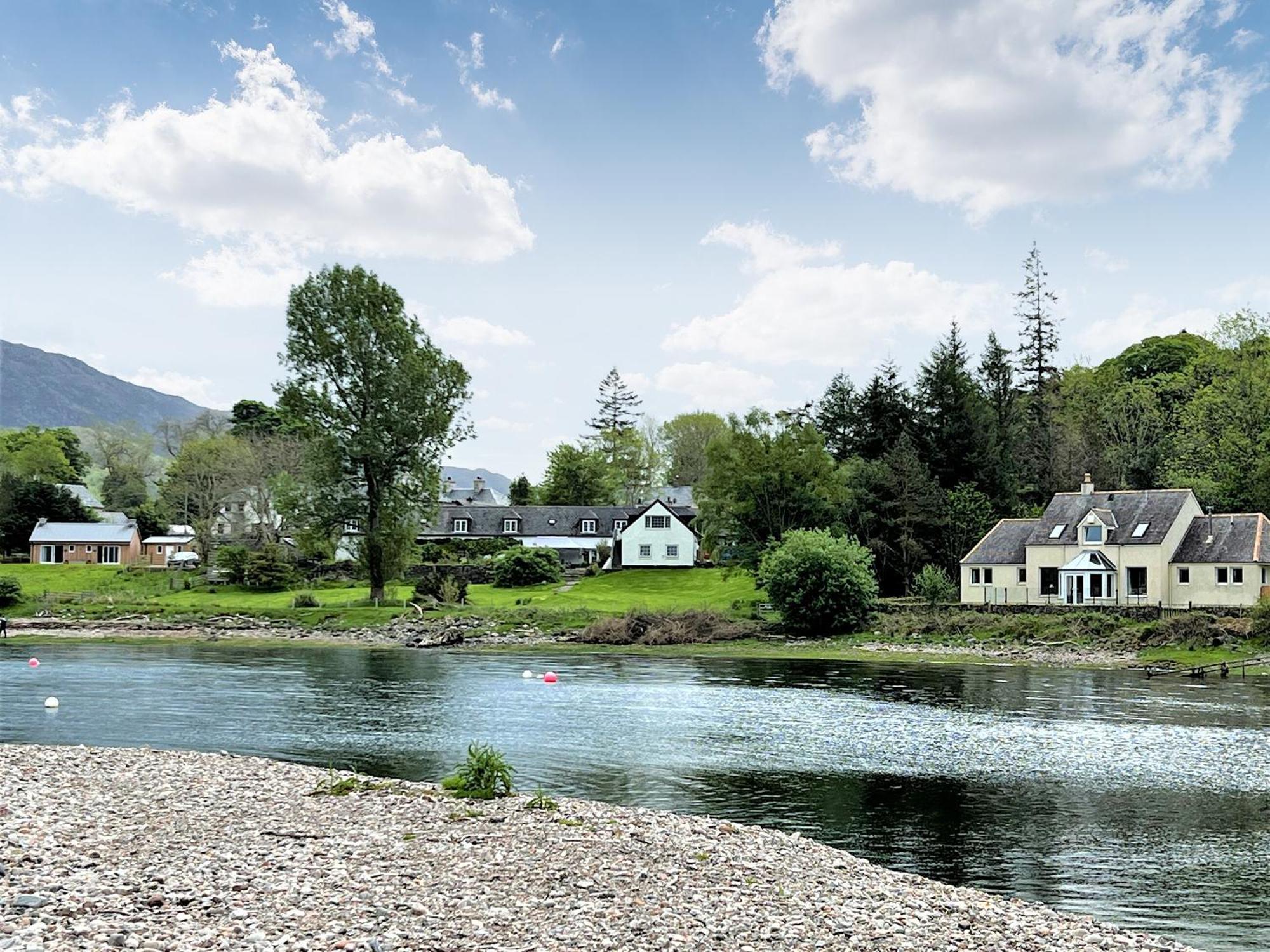 Glen Mhor Villa กลีเนลก์ ภายนอก รูปภาพ